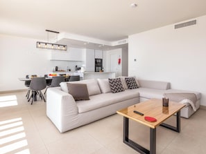 TV - The Heights | Sea views - pool - terrace (La Cala de Mijas)