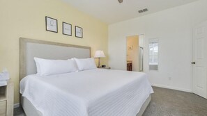 5 chambres, fer et planche à repasser, Wi-Fi, draps fournis