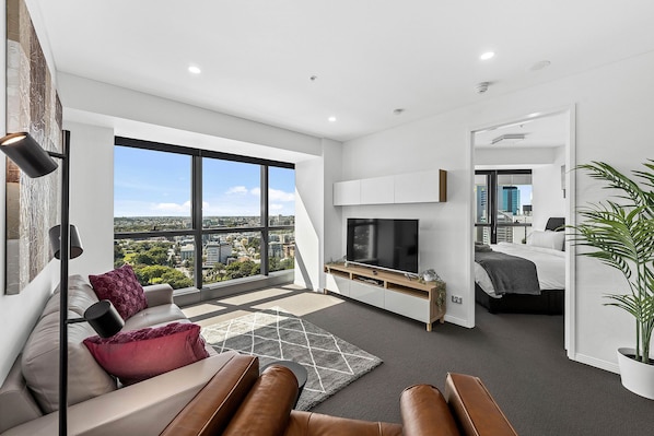 1 habitación, escritorio, tabla de planchar con plancha y wifi