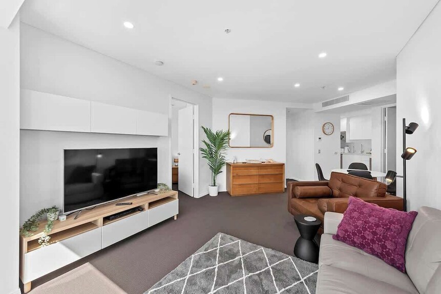 Infinity Excellence!~1bed/1bath/office/1car~views! - Brisbane