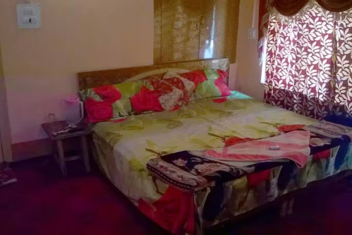 Deluxe Double Room | Free WiFi, bed sheets