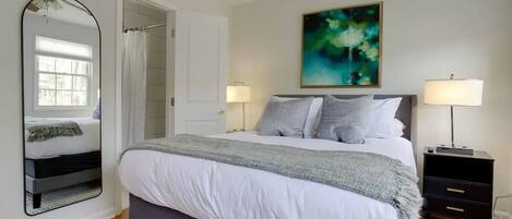 3 bedrooms, iron/ironing board, WiFi, bed sheets