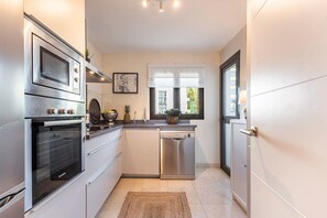 Unclassified image, 4 of 39, button - Hoyo 3 | Marbella Resort Golf Pools Apartment (Benahavís)