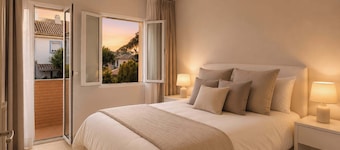Manuel Hidalgo | Marbella Townhouse Pool Retreat