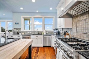 Unclassified image, 4 of 50, button