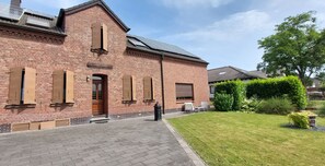 Exterior - Apartment 'Fewo Haus Cäcilia' with Wi-Fi (Elsdorf)