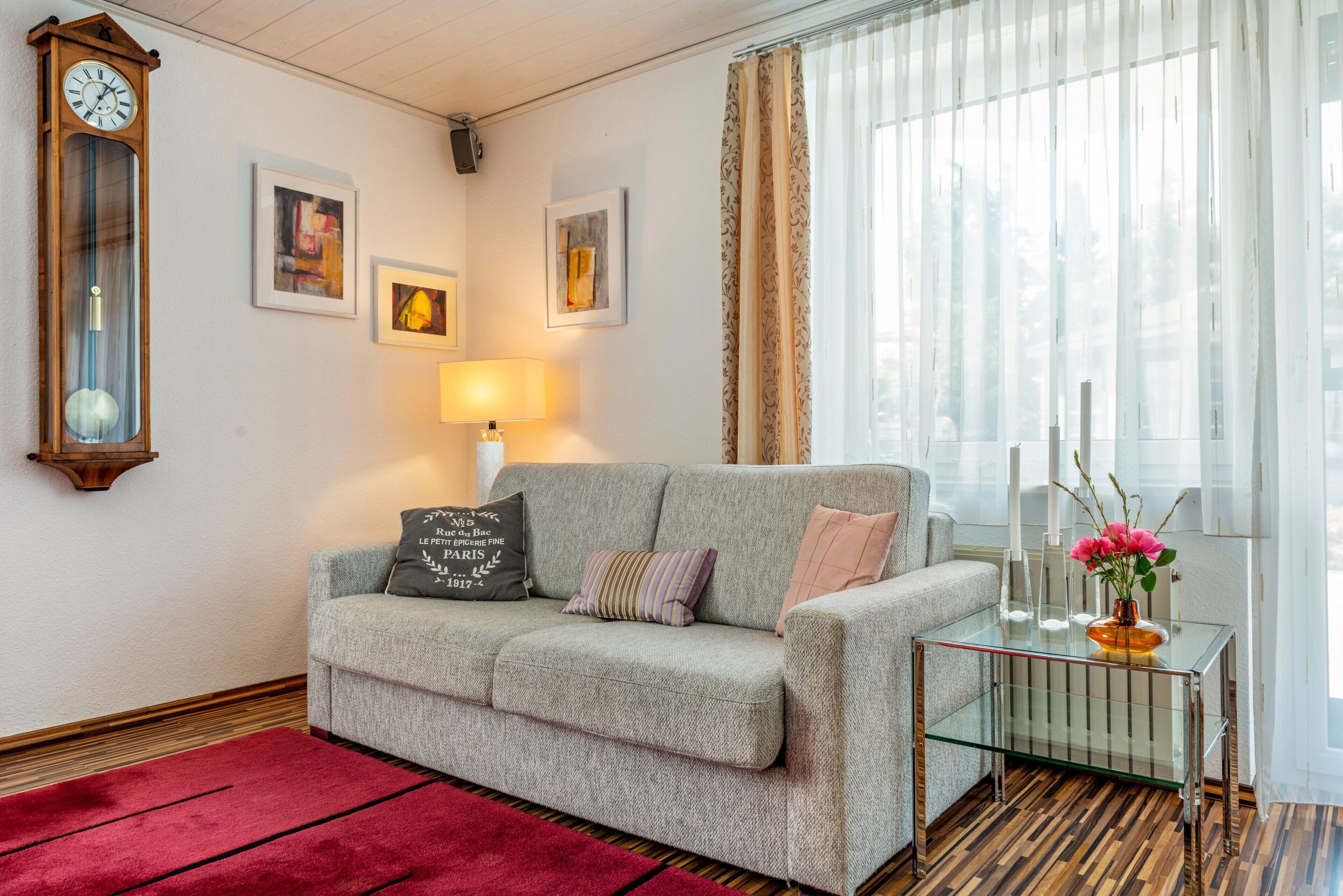 Fernseher, DVD-Player, Stereoanlage