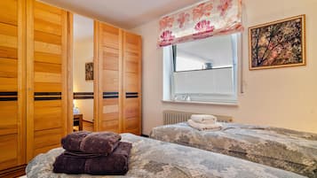 1 bedroom, iron/ironing board, free WiFi, bed sheets