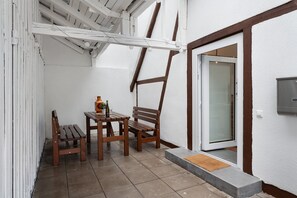 Outdoor dining - Apartment 'Appartment Waldloft' with Mountain View, Private Terrace and Wi-Fi (Bühlertal)