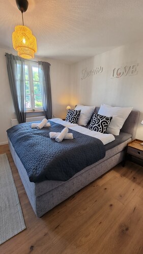 Ferienhaus 'Bühlertal Mit 3 Fewos' mit Bergblick, privater Terrasse und WLAN