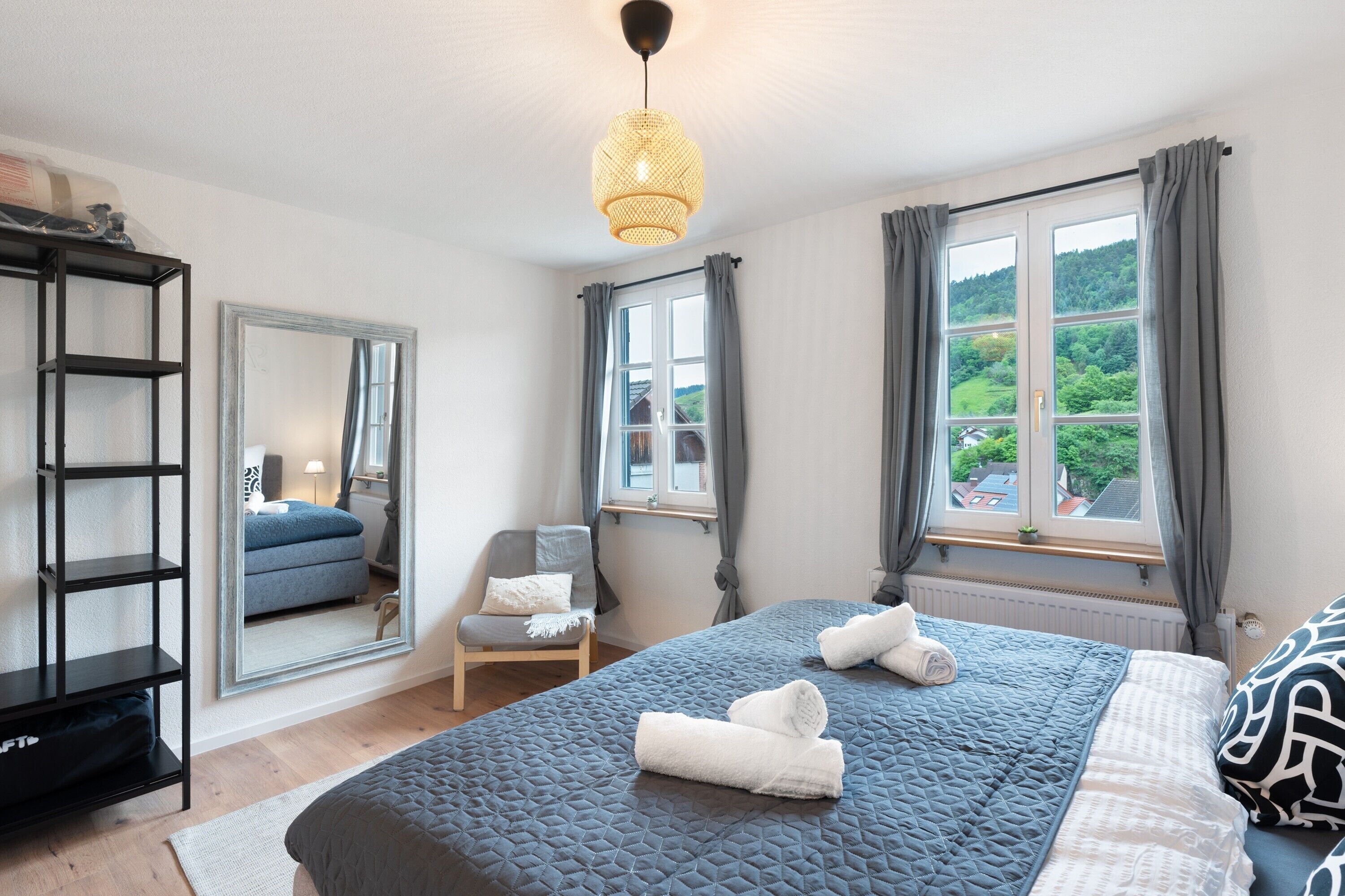 6 habitaciones, tabla de planchar con plancha y wifi gratis 