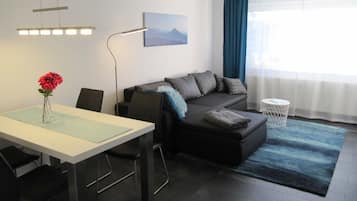 Fernseher, DVD-Player, Stereoanlage