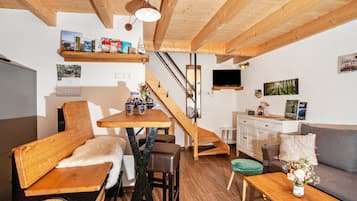 TV, DVD player, table tennis, stereo