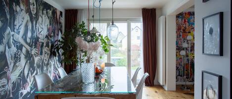 تناول الطعام