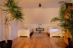 Interior - Holiday Home 'Stilvolles Haus In Borsum' with Private Terrace, Private Garden and Wi-Fi (Harsum)