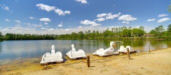 Biloxi Resort Cottage w/ Pool & Lake Access!