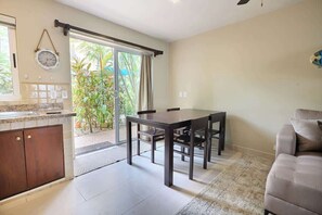 Interior - Sand Dollar 2 (Tamarindo)