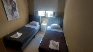 2 bedrooms, desk, iron/ironing board, WiFi