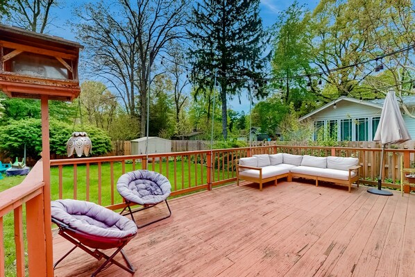 Terrace/patio - Dog-friendly home in the perfect location with enclosed yard, streaming, & W/D (Union Pier)