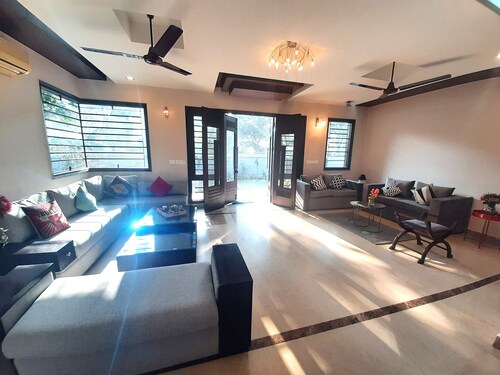 4 bedroom Duplex Villa Opp to Galleria Market DLF Phase 4 | Harmony Suites, GGN