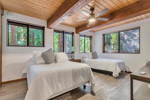 4 bedrooms, desk, iron/ironing board, free WiFi