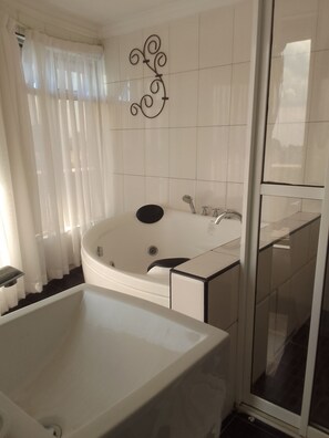 Executive-Studiosuite, Gartenblick | Badezimmer