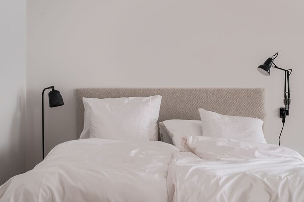 1 bedroom, iron/ironing board, travel crib, WiFi