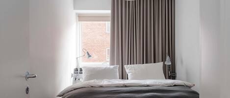 2 bedrooms, iron/ironing board, travel cot, WiFi