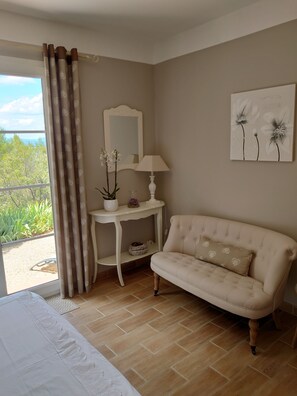 Literie de qualité supérieure, décoration personnalisée