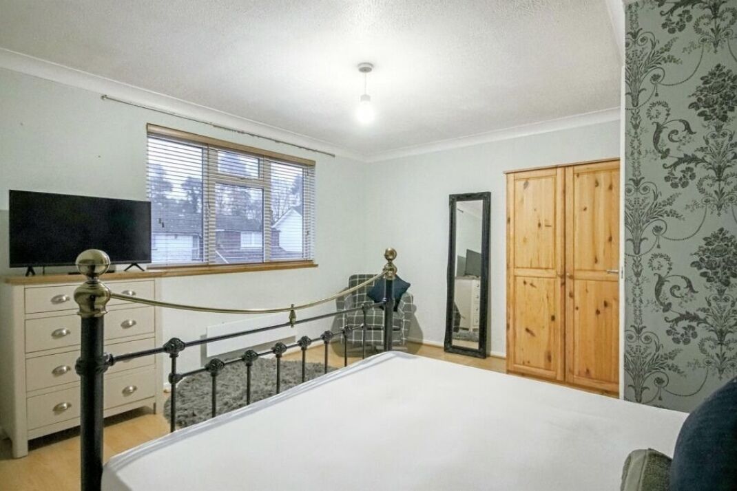 6 bedrooms, WiFi, bed sheets