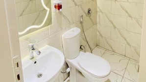 Double or Twin Room, Private Bathroom | Bathroom | Hair dryer - Richmond Down Town  (Cairo)