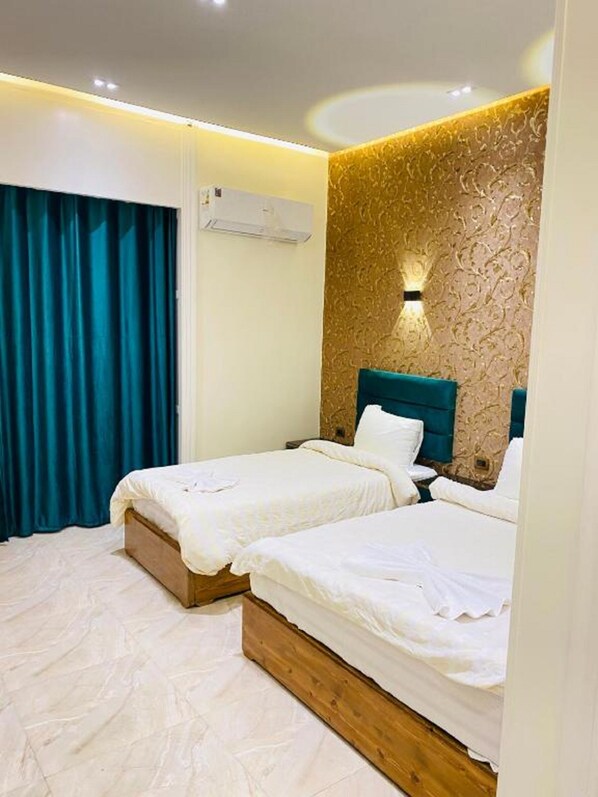 Triple Room, Private Bathroom - Richmond Down Town (Cairo)