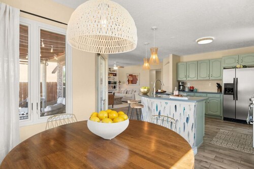 Ski Discounts! Family Oasis w/ Pool, Hot Tub, Games, Sunsets