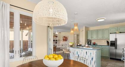 Ski Discounts! Family Oasis w/ Pool, Hot Tub, Games, Sunsets