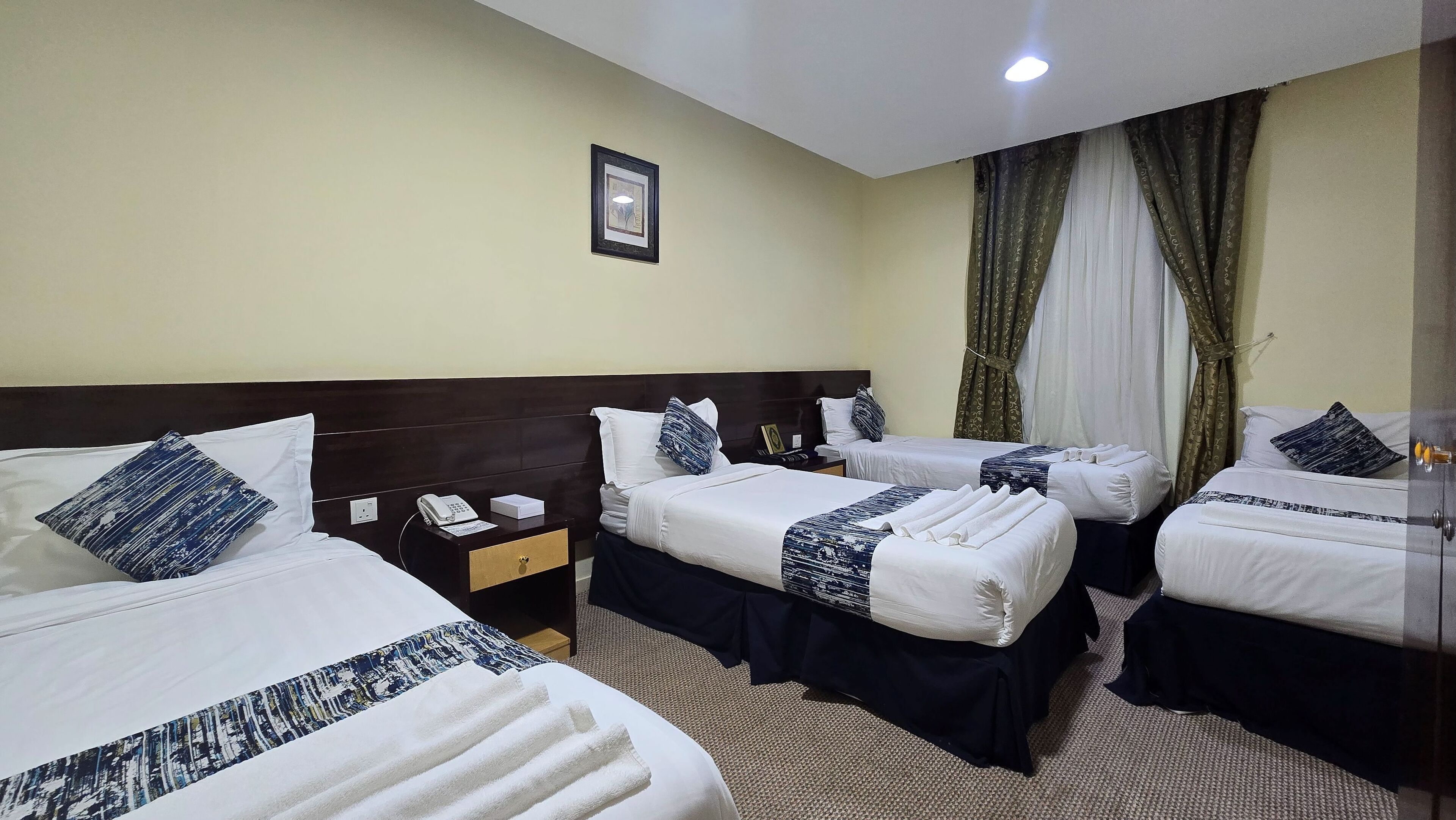 高級寢具、羽絨被、舒適加層、迷你吧