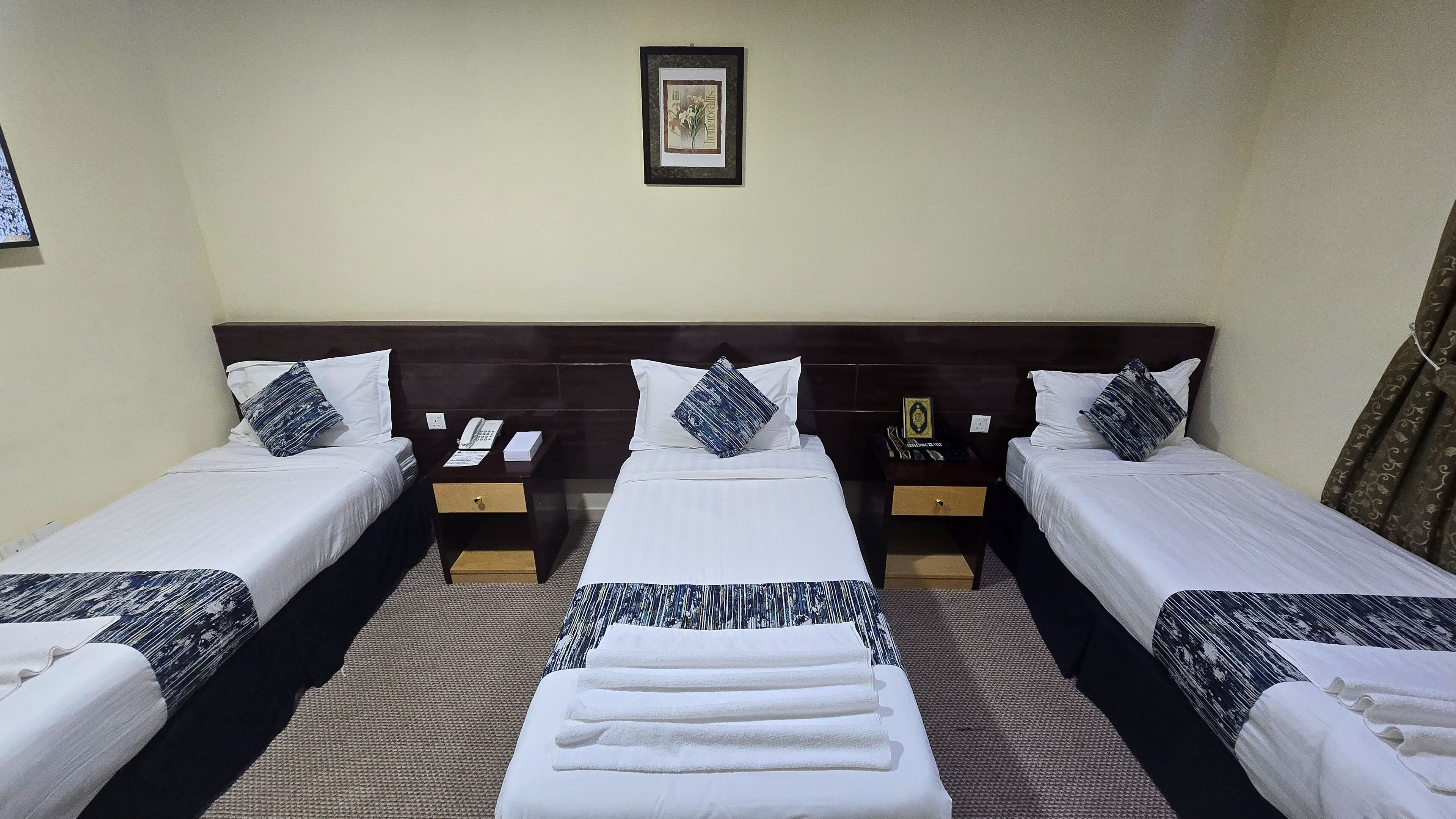 奢華三人房 | 高級寢具、羽絨被、舒適加層、迷你吧