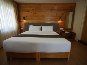 Frette Italian sheets, premium bedding, down duvets, memory-foam beds - The Willows (Thimphu)