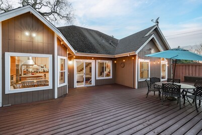 Valley of the Moon by AvantStay | Tranquil Escape, Large Yard, Hot Tub, Fire Pit