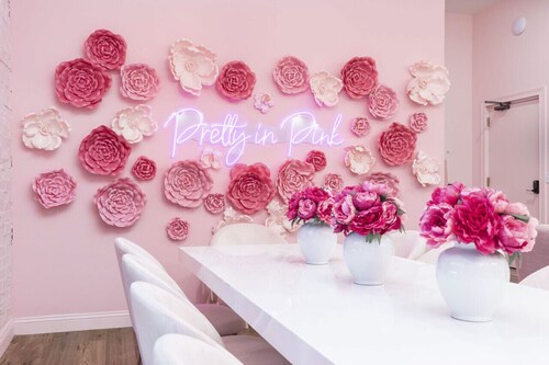 The Kentucky Rose by Hollyhock Suites