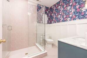 Hair dryer, towels
