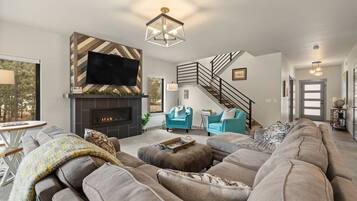 TV, fireplace