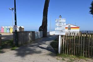 Property grounds - Maison Dans un Village de Bord de mer sur L'île D'oléron (La Brée-les-Bains)
