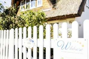 Exterior detail - Landhaus Wildrose Comfortable holiday residence (Zirkow)