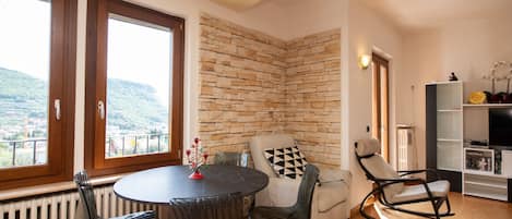 Deluxe Apartment | Private kitchen | Full-size fridge, microwave, oven, dishwasher