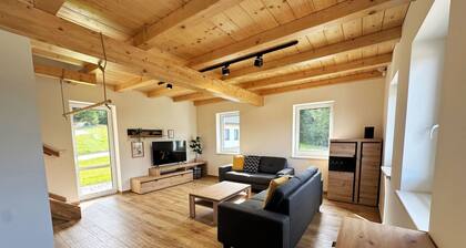 Cosy apartment for 12 people with WIFI, TV and terrace