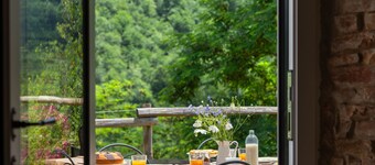 Wonderful  villa for 6 guests with private pool, WIFI, TV and panoramic view, close to Florence