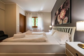 2 bedrooms, bed sheets