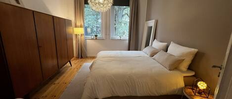 2 室のベッドルーム、アイロン / アイロン台、インターネット、ベッドシーツ