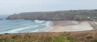 Penty Breton Typique , Pointe du Raz à 10 mns a Pied , Plage à 15 mns à Pied
