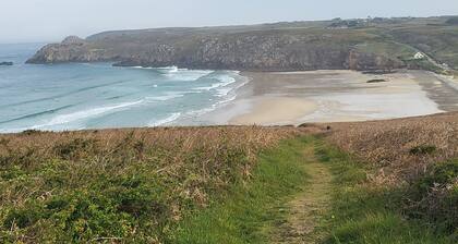Penty Breton Typique , Pointe du Raz à 10 mns a Pied , Plage à 15 mns à Pied